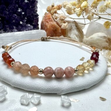 Bransoletka Artystycznej Wizji z Karneolu i Kamienia Słonecznego.