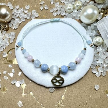 Bransoletka Księżycowego Spokoju w świetle dnia.