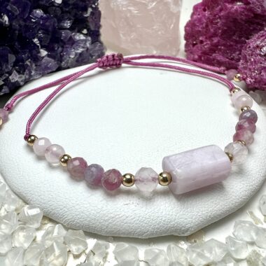 Bransoletka Czułości i Ukojenia w świetle dnia.