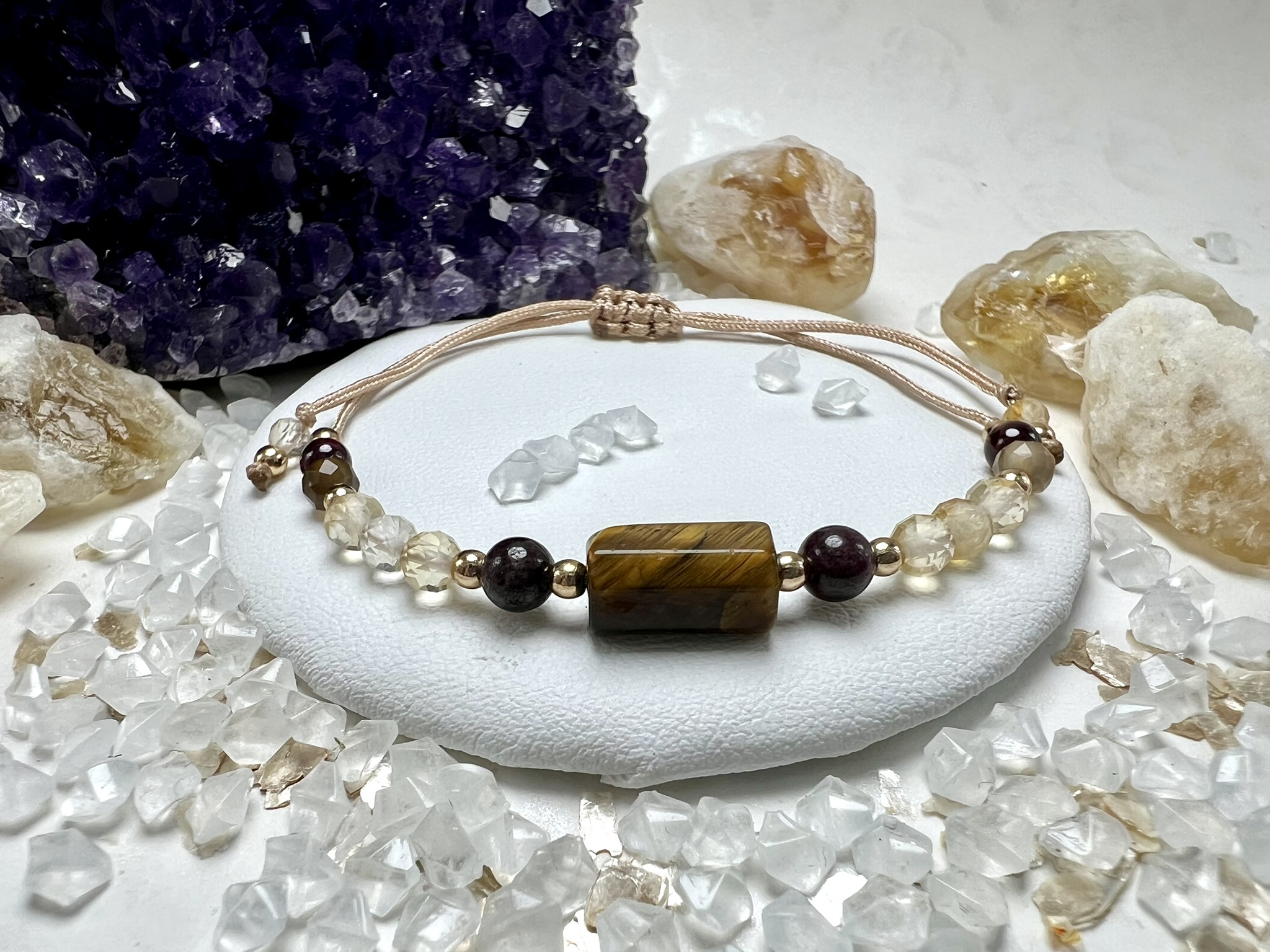 Bransoletka Słonecznej Energii z cylindrycznym Tygrysim Okiem.